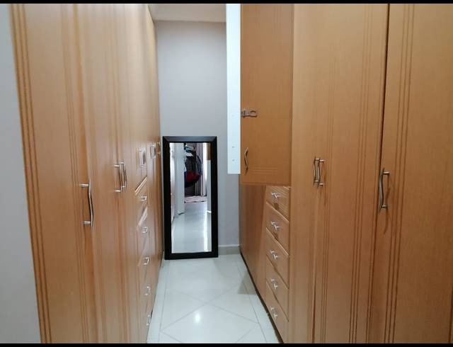 6 BEDROOM HOUSE FOR SALE IN ZINNIAVILLE